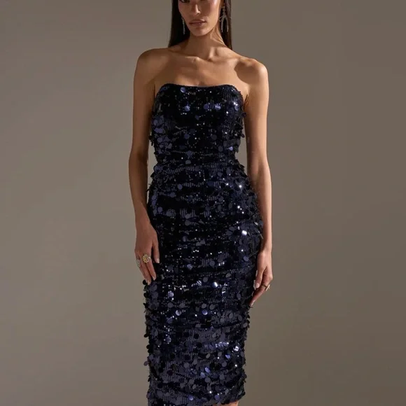 Elegant Strapless Sequin Dress in Blue - Picture 4 of 13